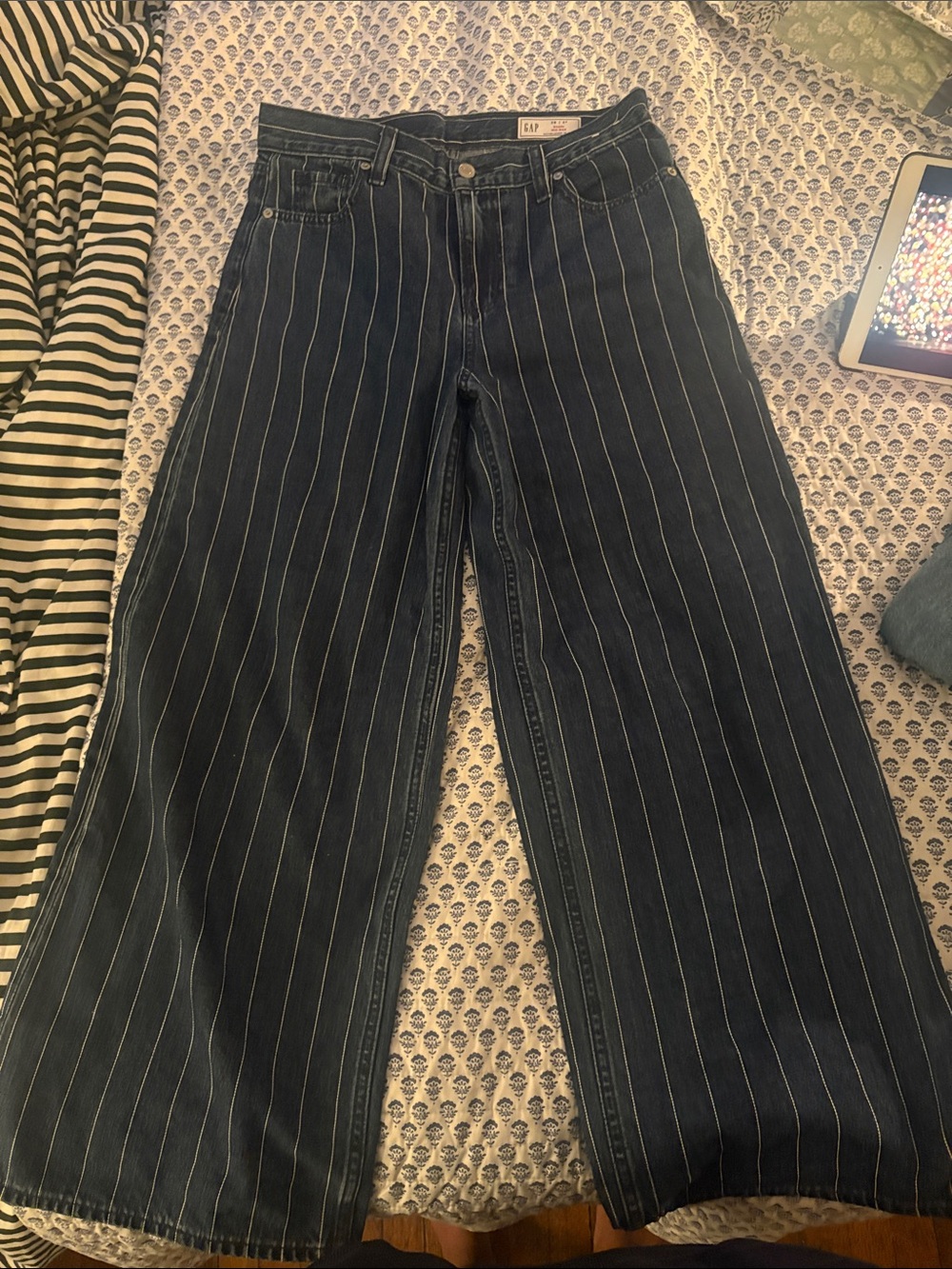 GAP Women's Navy Pinstripe Wide-Leg Jeans